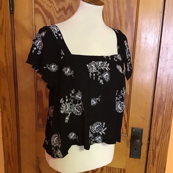 Anthropologie Braeve Boho Embroidered Flowers peasant Crop Top - Picture 10 of 11